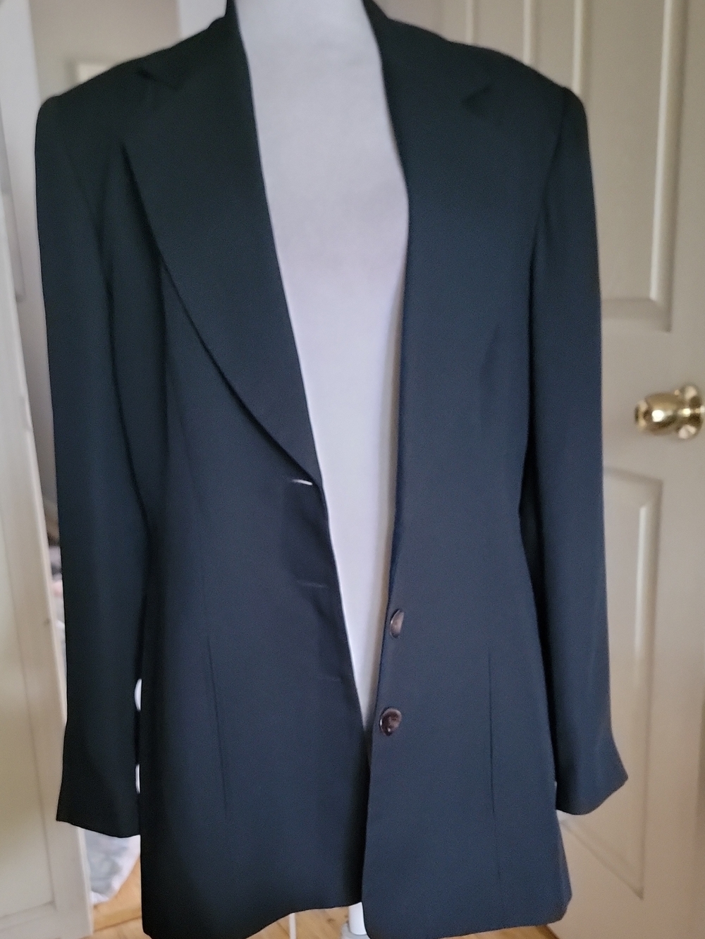 Women's Black Single-Breasted Tailored Blazer